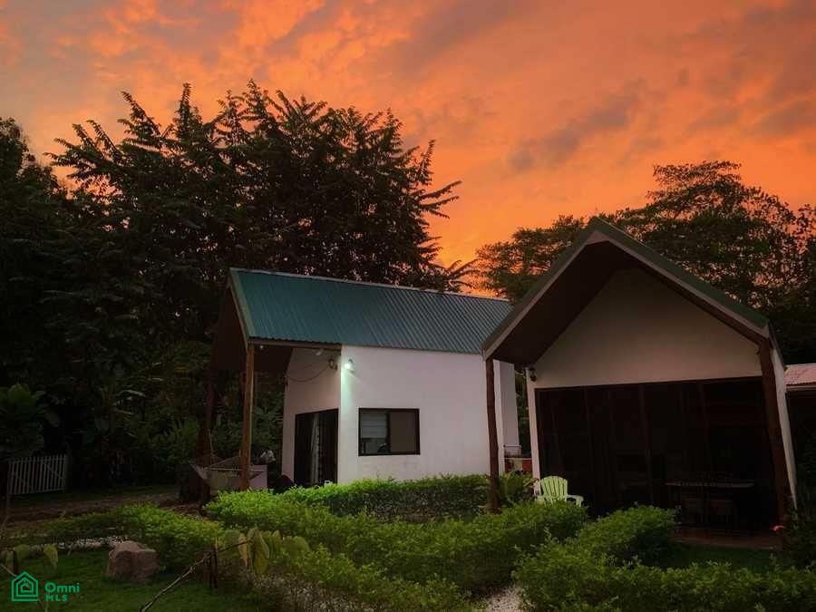 Villas Cabuya , Cóbano (C. M. D.)