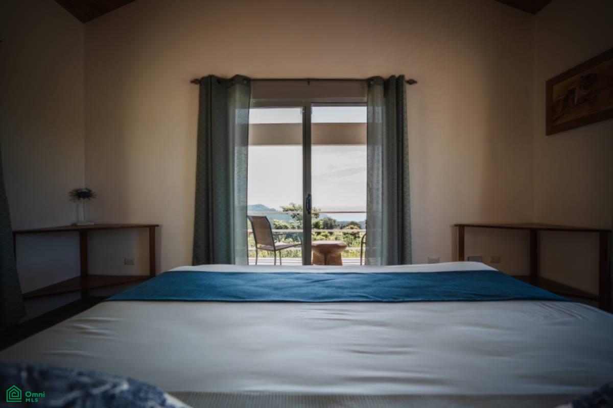 Hotel Las Estrellas / Santo Domingo , Sámara, Guanacaste