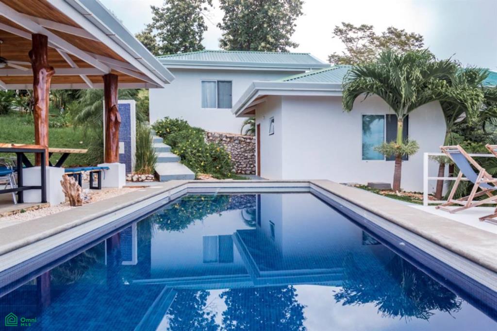 Hotel Las Estrellas / Santo Domingo , Sámara, Guanacaste