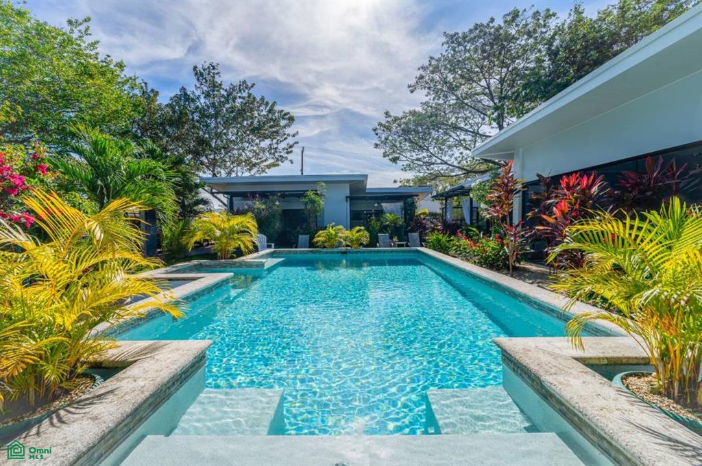 Coconut Life Cabinas / , Sámara, Guanacaste