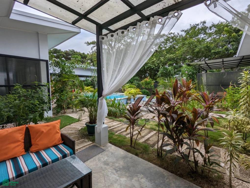 Coconut Life Cabinas / , Sámara, Guanacaste