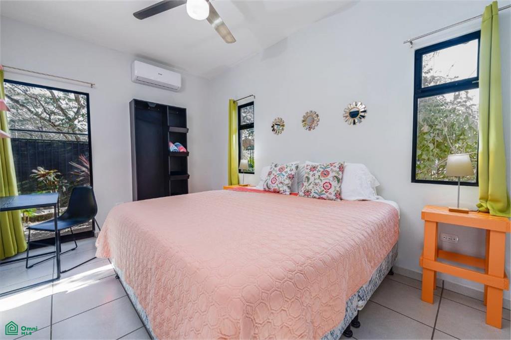 Coconut Life Cabinas / , Sámara, Guanacaste