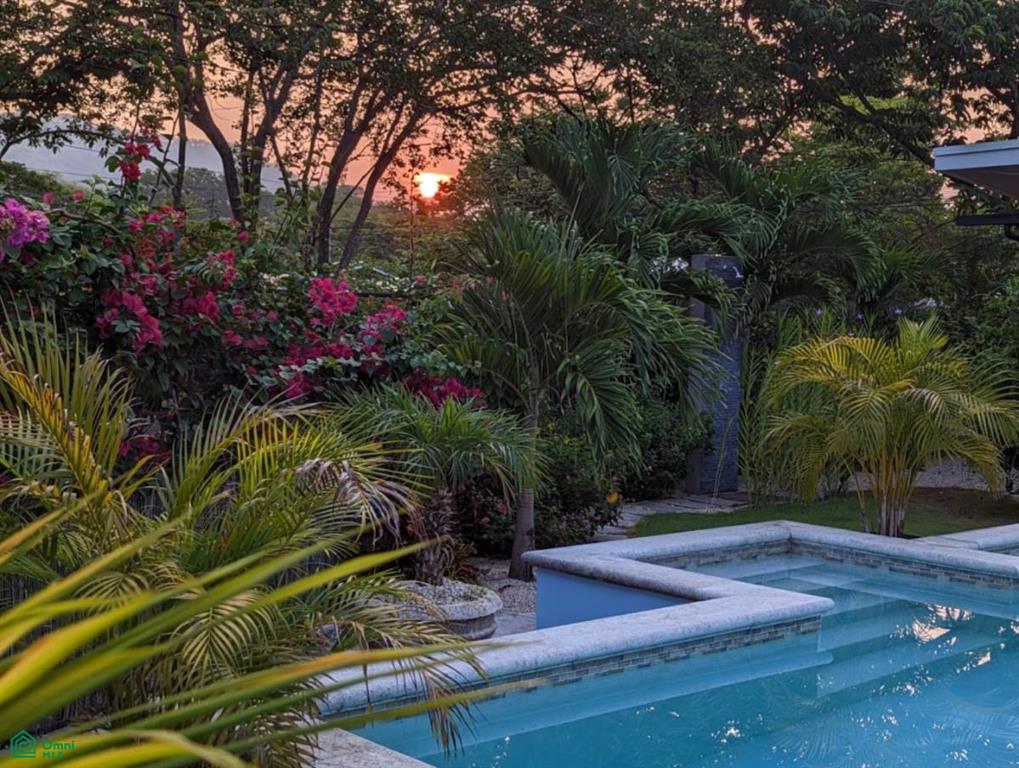 Coconut Life Cabinas / , Sámara, Guanacaste