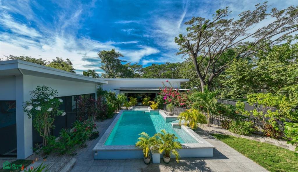 Coconut Life Cabinas / , Sámara, Guanacaste