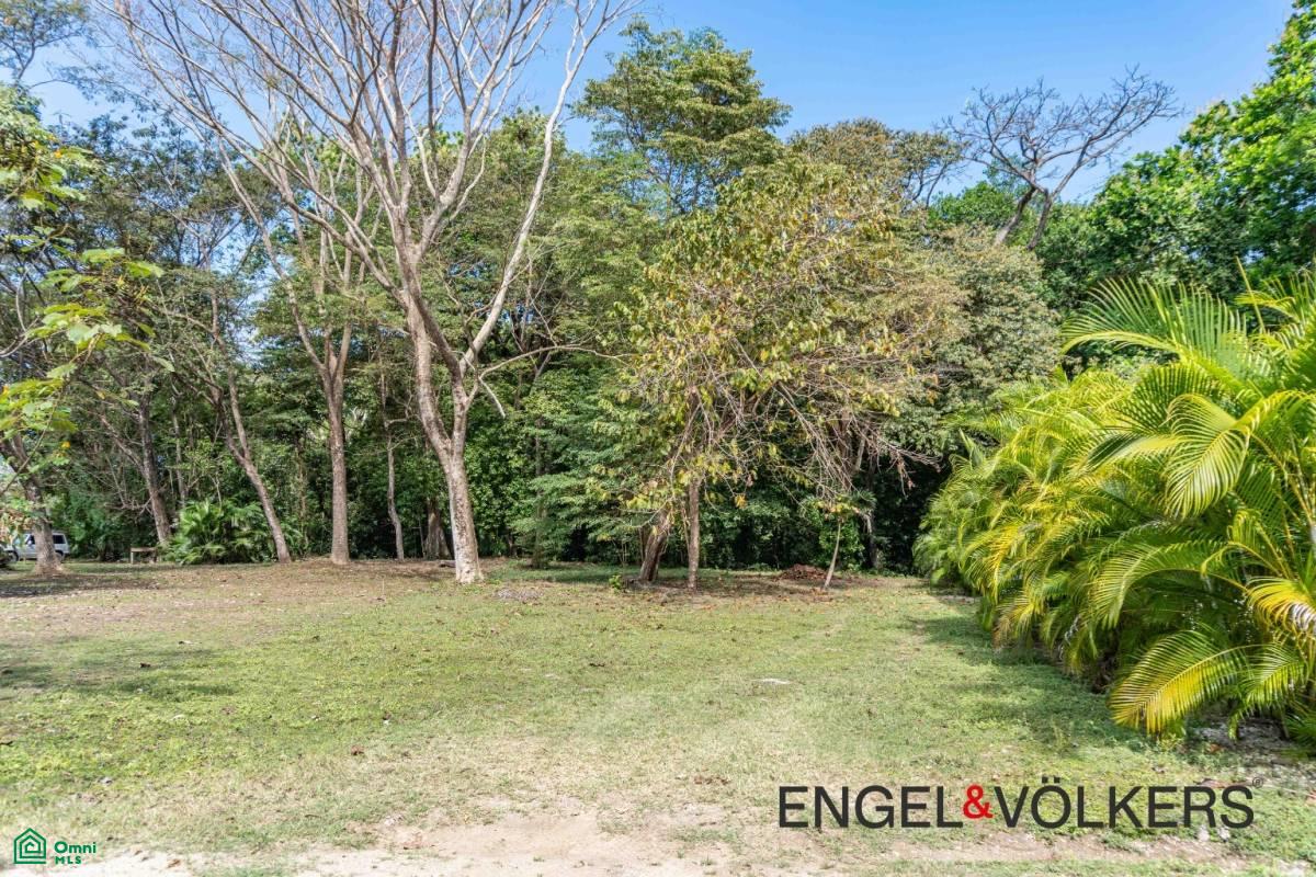 0.30 acre Lot / Canto de Gavilanes , Sámara, Guanacaste
