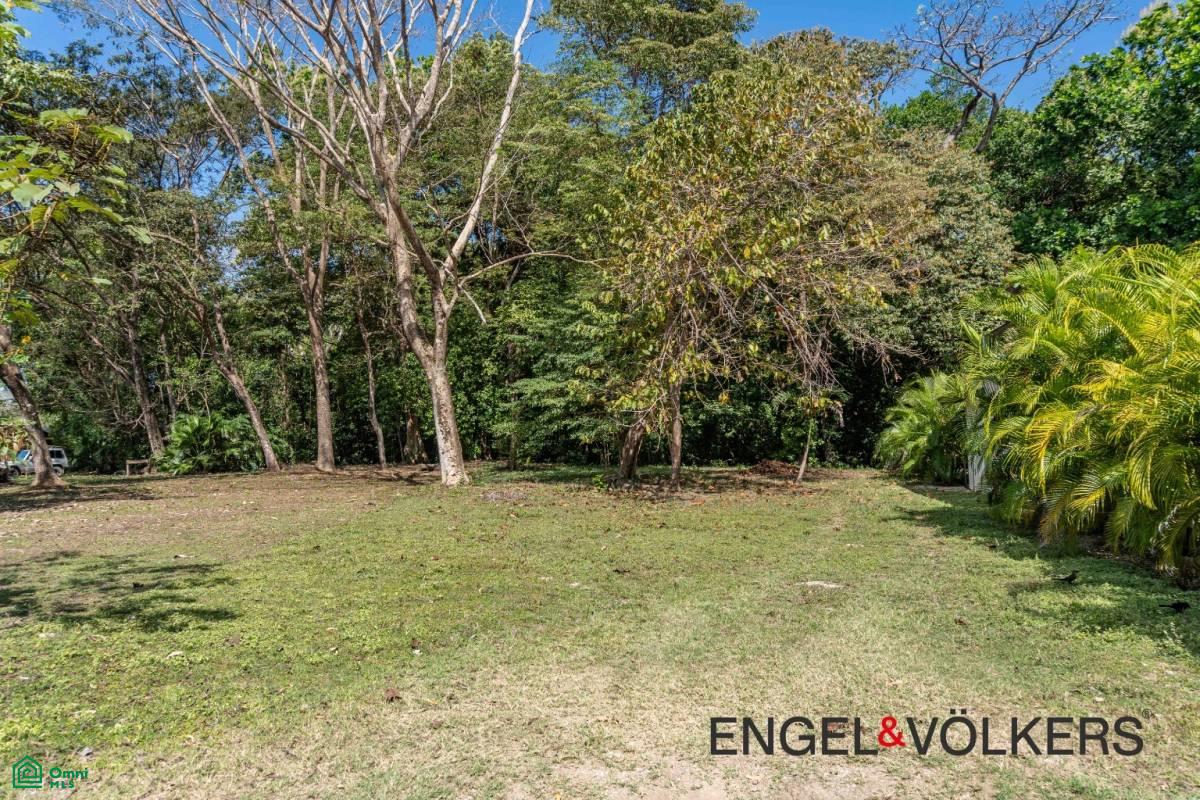 0.30 acre Lot / Canto de Gavilanes , Sámara, Guanacaste