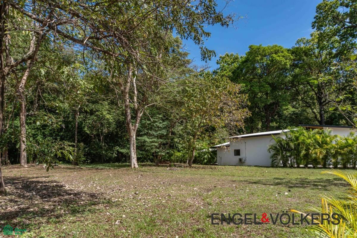 0.30 acre Lot / Canto de Gavilanes , Sámara, Guanacaste