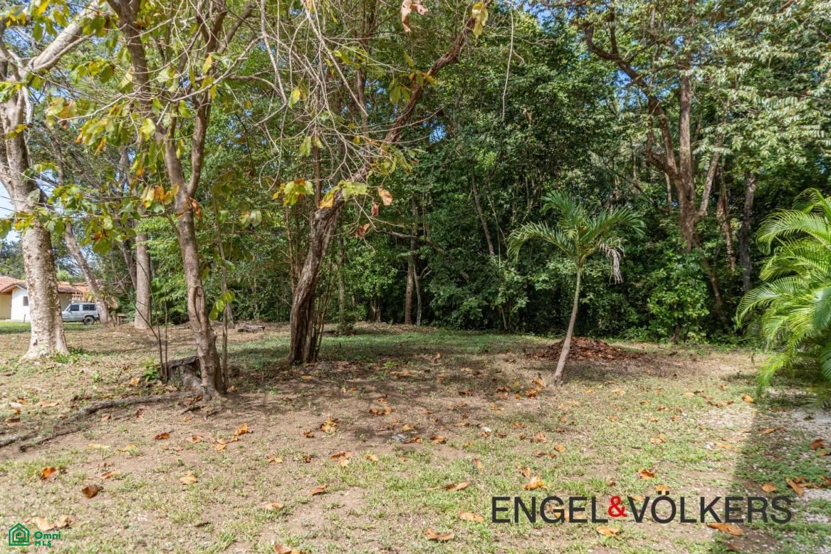 0.30 acre Lot / Canto de Gavilanes , Sámara, Guanacaste