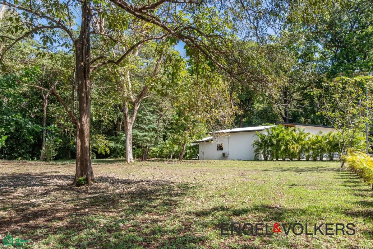 0.30 acre Lot / Canto de Gavilanes , Sámara, Guanacaste
