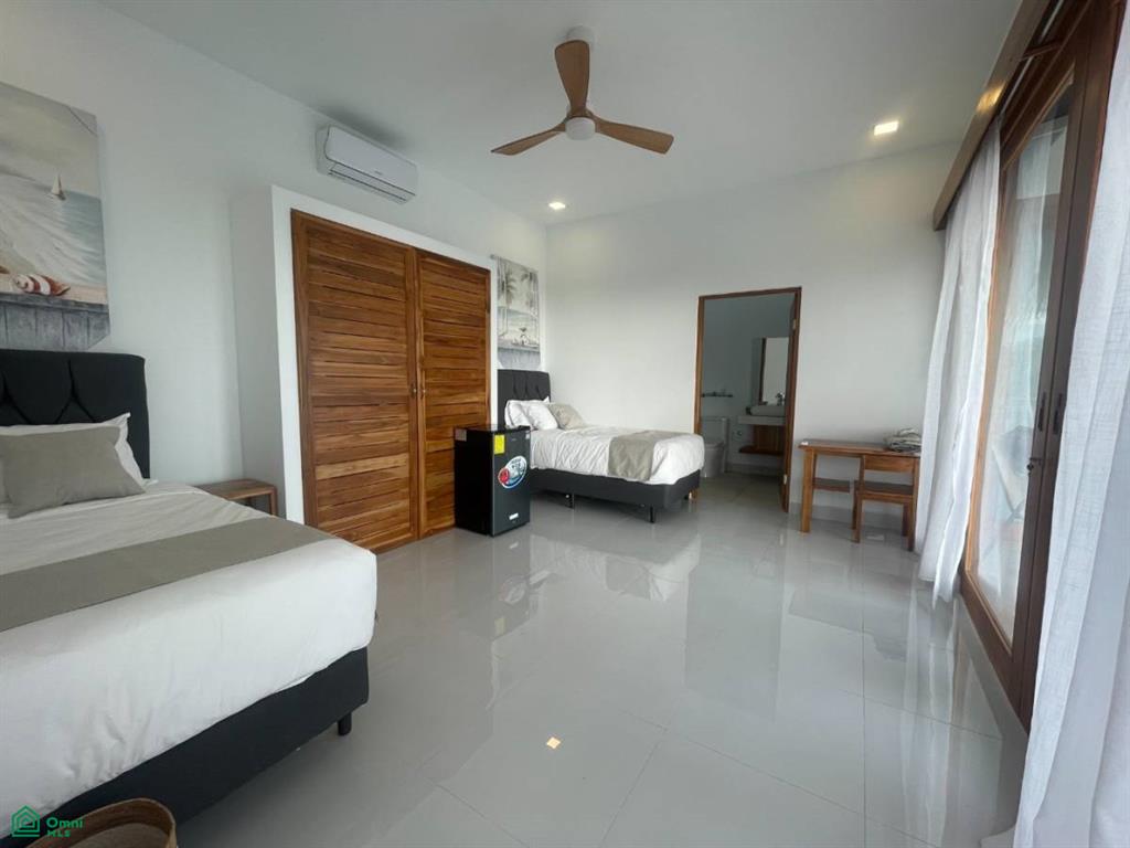 Casa del Sol / Santo Domingo, Sámara, Guanacaste