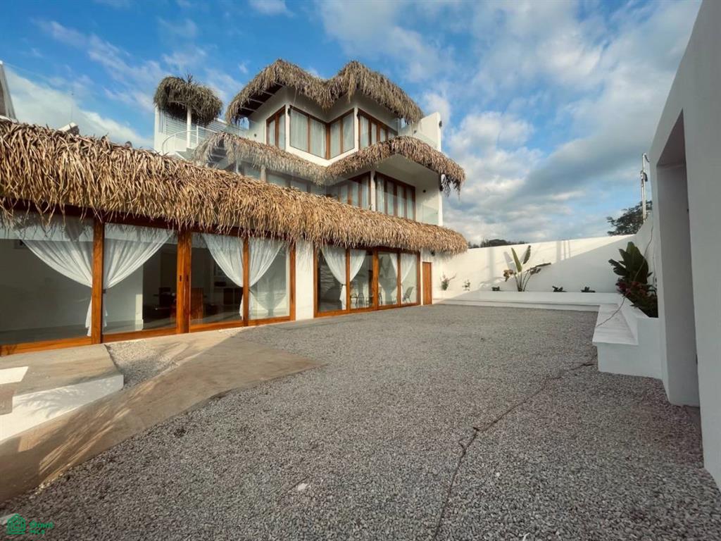 Casa del Sol / Santo Domingo, Sámara, Guanacaste