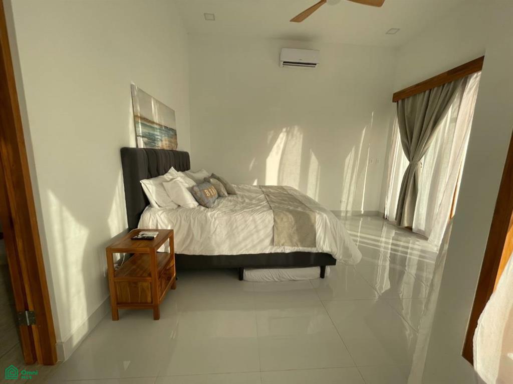 Casa del Sol / Santo Domingo, Sámara, Guanacaste