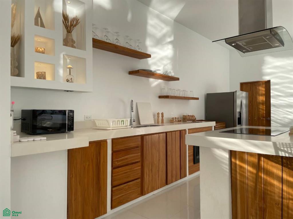 Casa del Sol / Santo Domingo, Sámara, Guanacaste