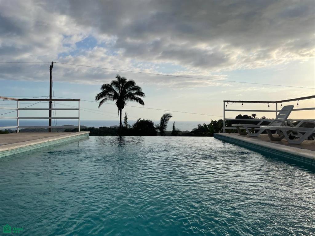 Casa del Sol / Santo Domingo, Sámara, Guanacaste