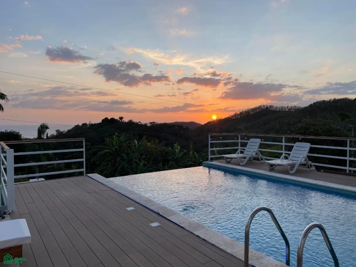 Casa del Sol / Santo Domingo, Sámara, Guanacaste