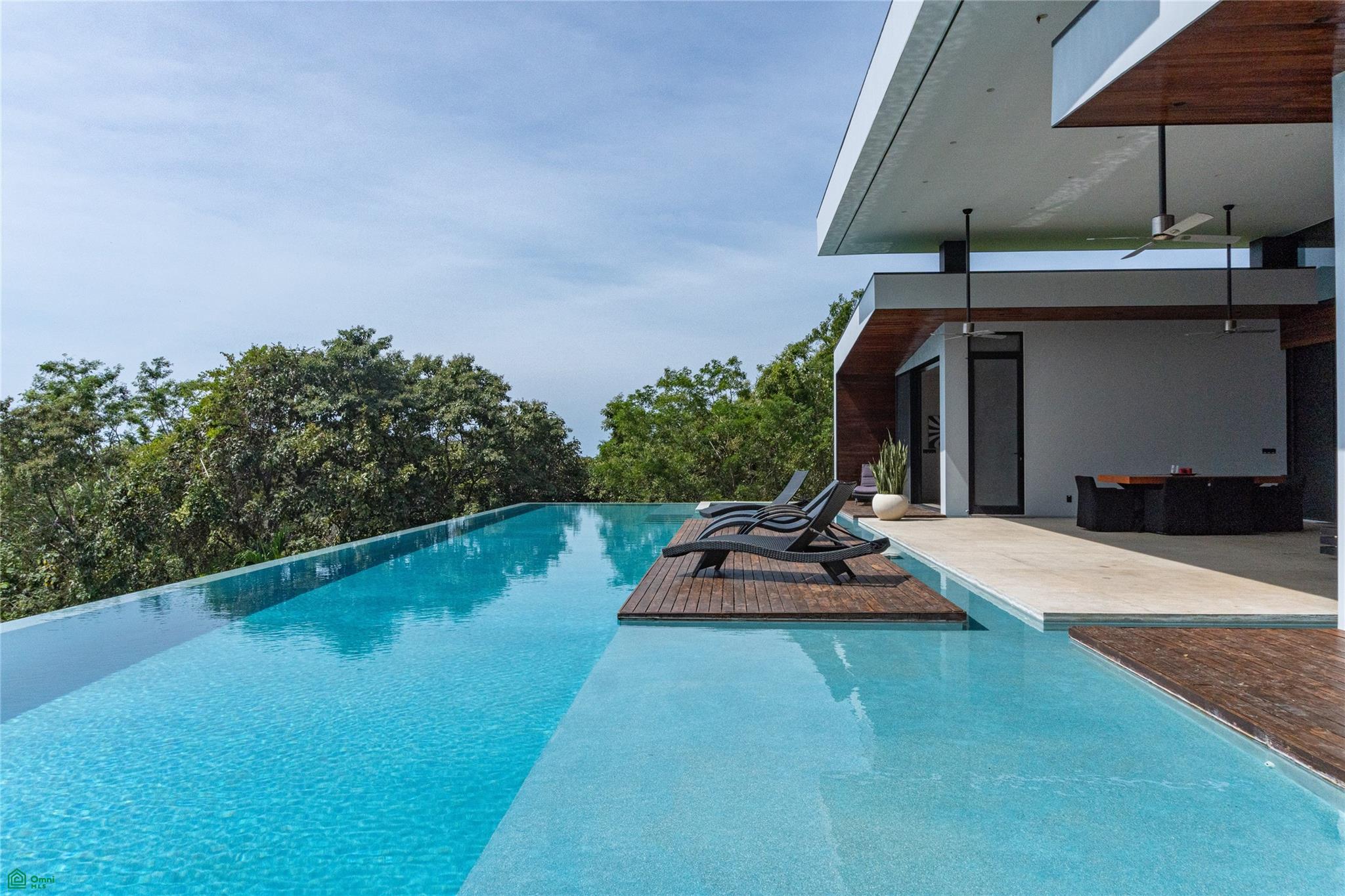 Black Beauty | Ostional, Cuajiniquil, Guanacaste