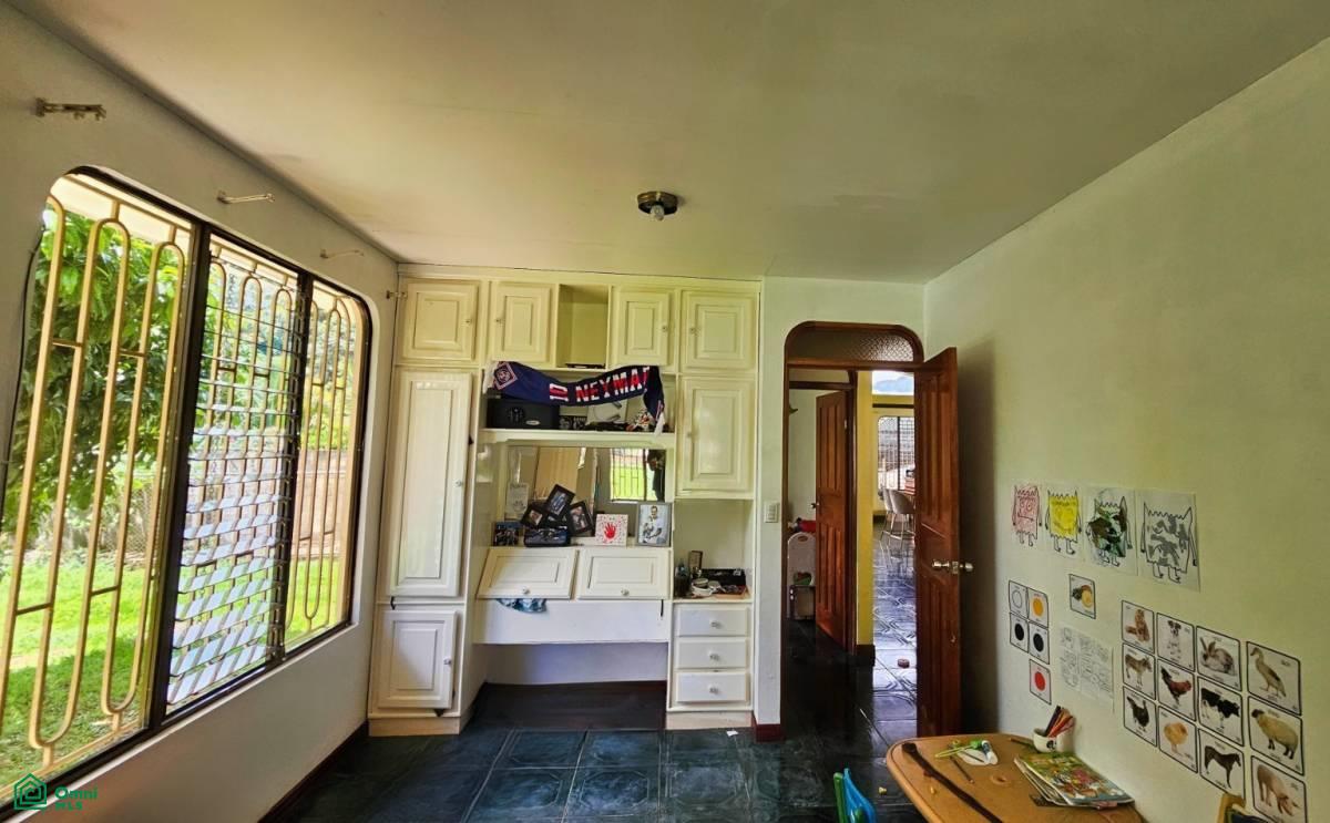 Charming Family Home with Spacious Garden & Prime Location , Platanares, Perez Zeledon, San Jose