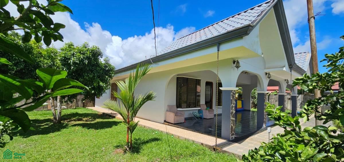 Charming Family Home with Spacious Garden & Prime Location , Platanares, Perez Zeledon, San Jose