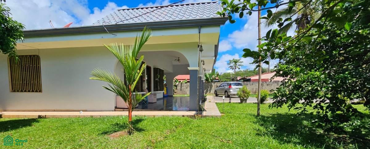 Charming Family Home with Spacious Garden & Prime Location , Platanares, Perez Zeledon, San Jose