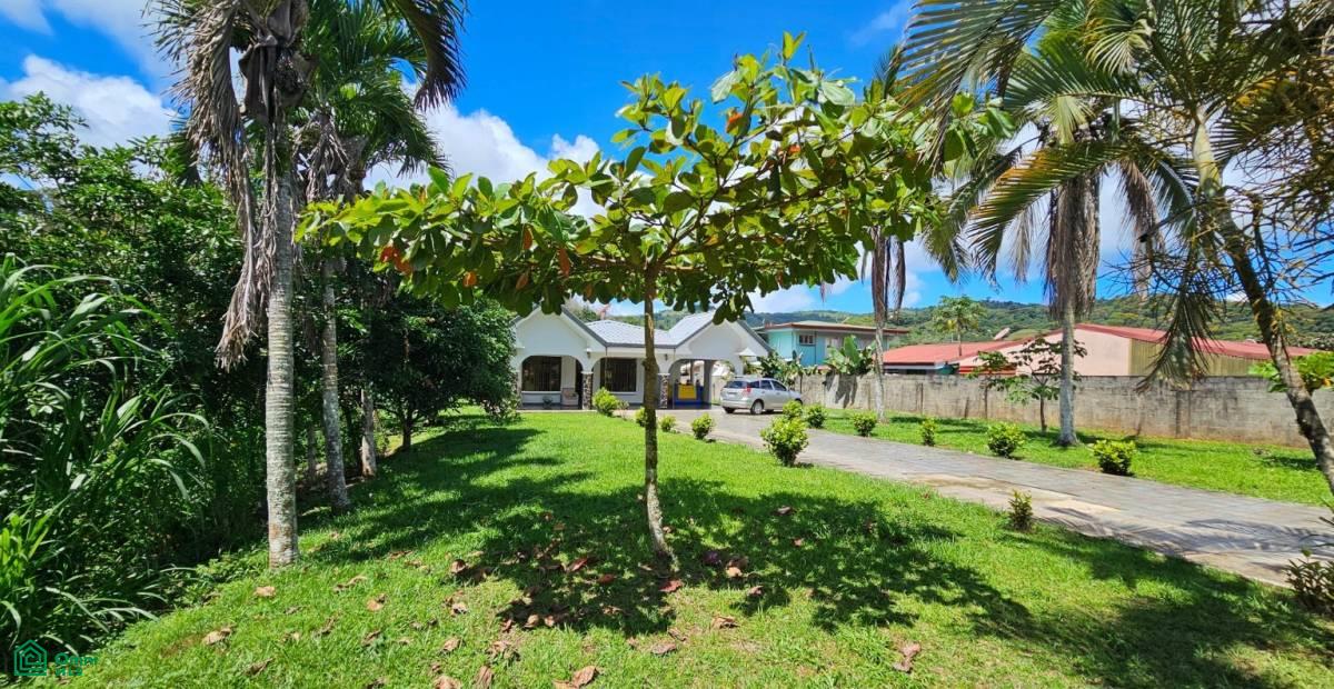 Charming Family Home with Spacious Garden & Prime Location , Platanares, Perez Zeledon, San Jose