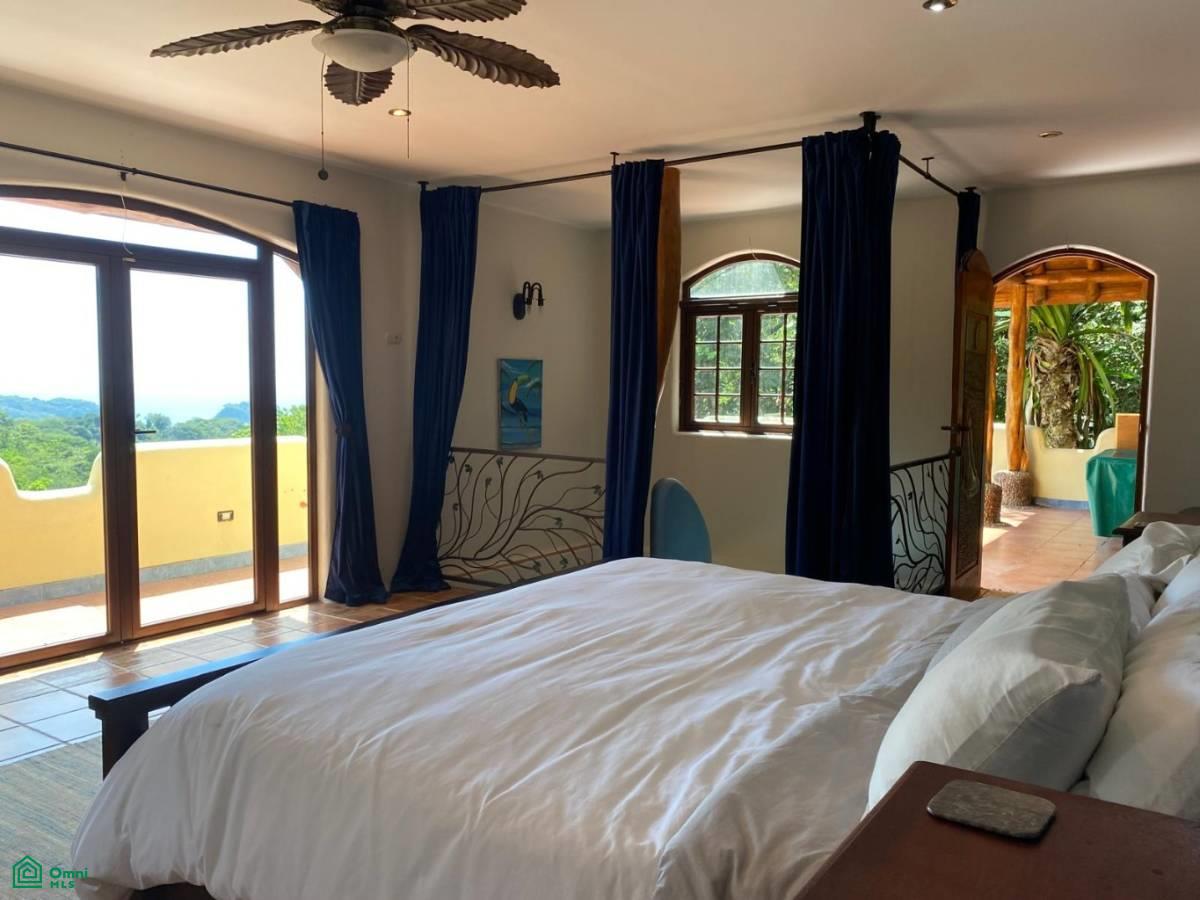 Casa Cascada
