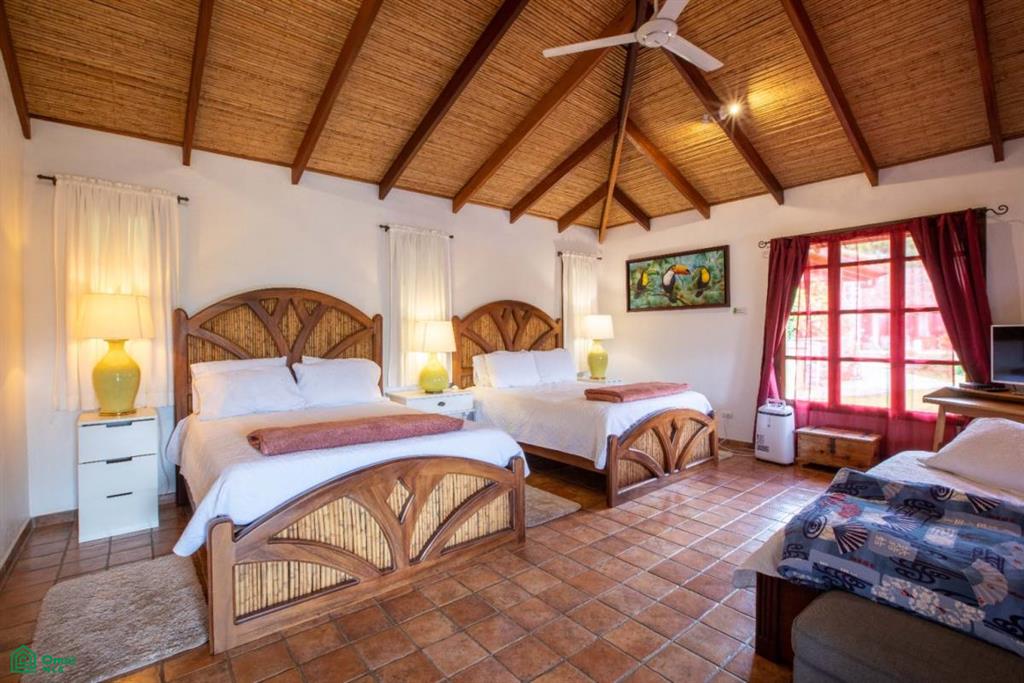 Exceptional Private Retreat in Atenas