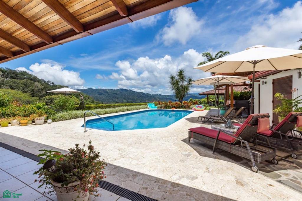 Exceptional Private Retreat in Atenas