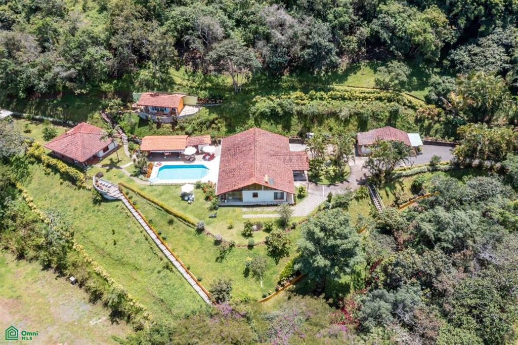 Exceptional Private Retreat in Atenas