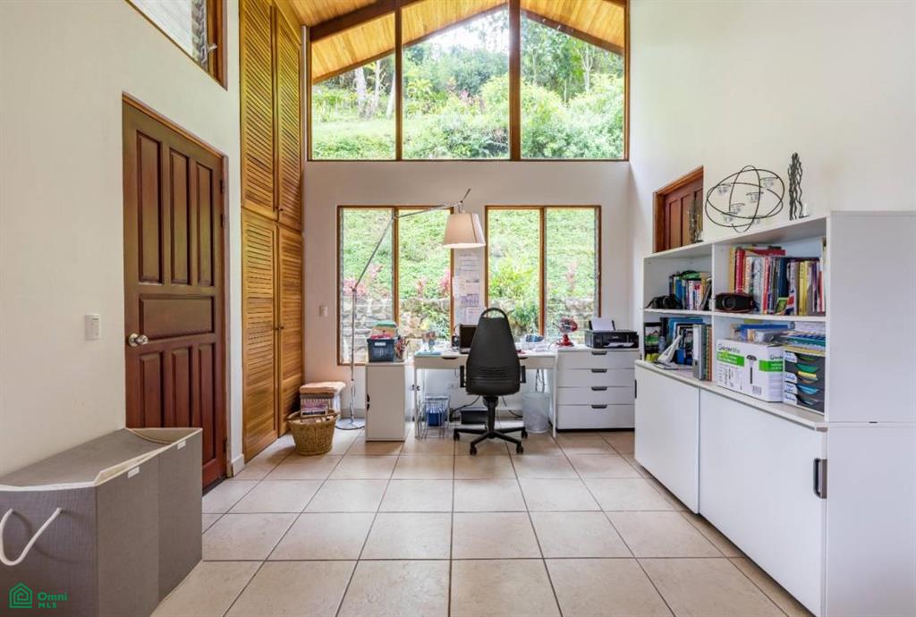 Exceptional Private Retreat in Atenas