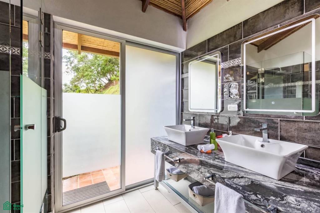 Exceptional Private Retreat in Atenas