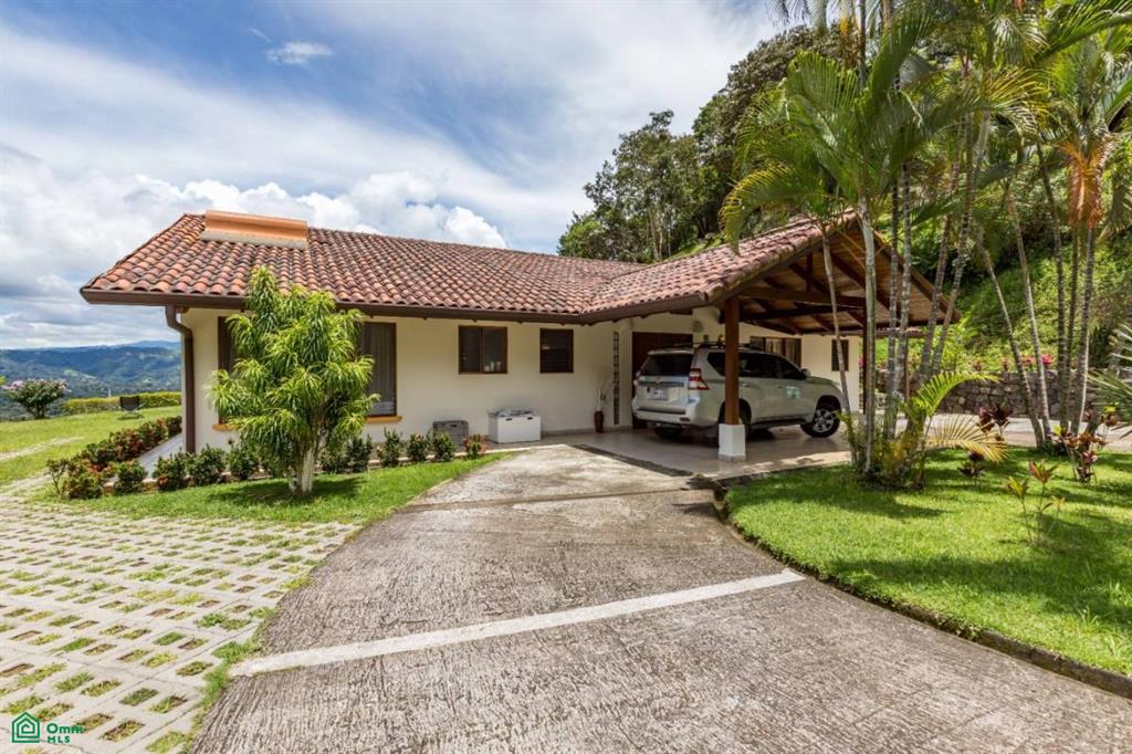 Exceptional Private Retreat in Atenas