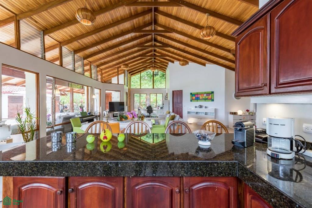 Exceptional Private Retreat in Atenas