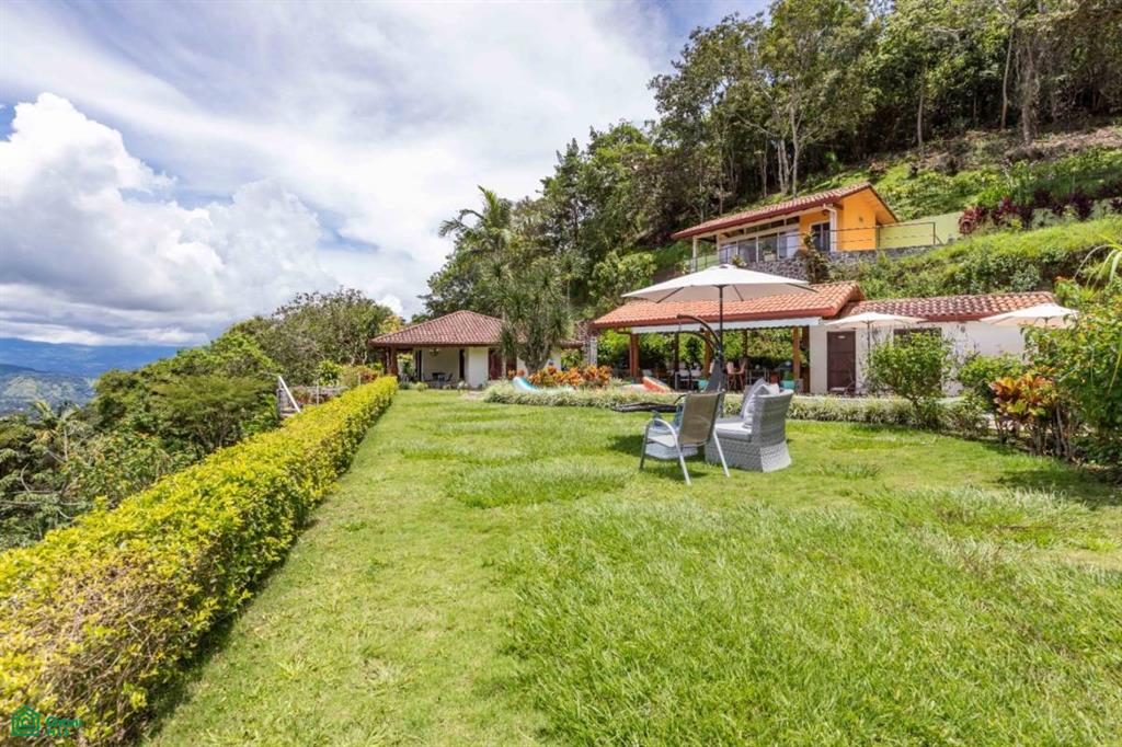 Exceptional Private Retreat in Atenas