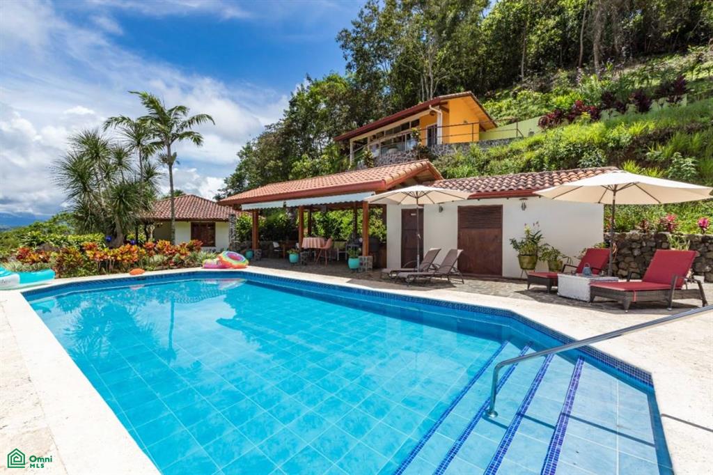 Exceptional Private Retreat in Atenas