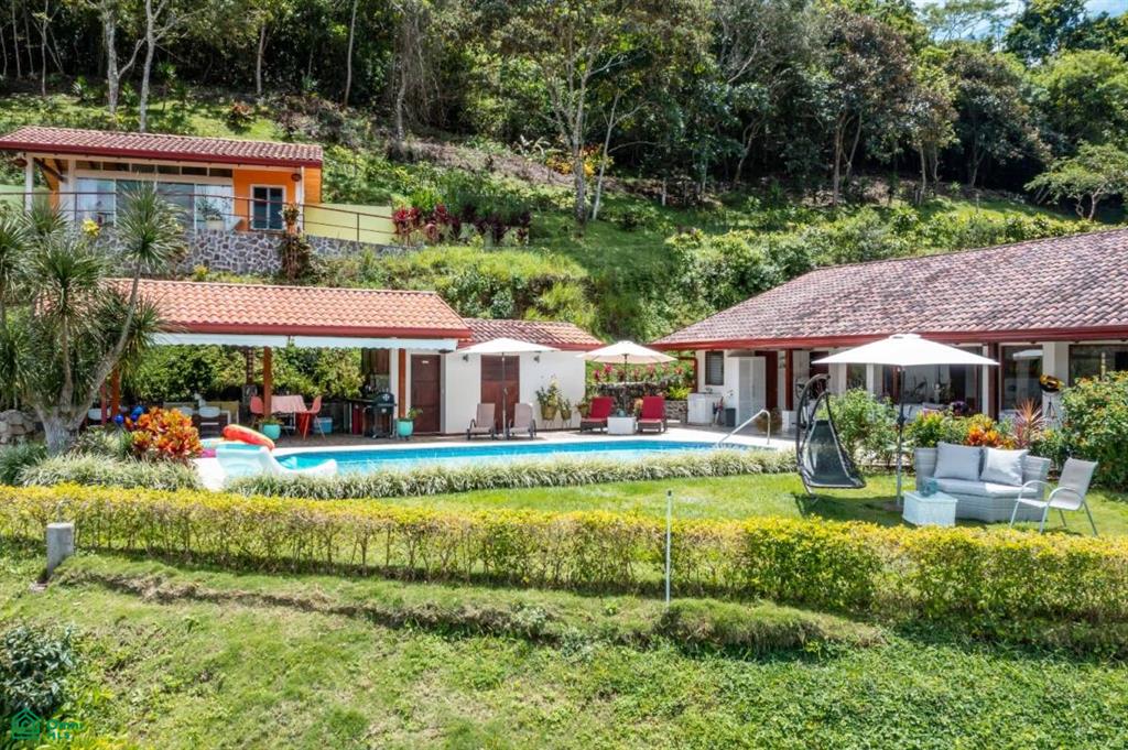 Exceptional Private Retreat in Atenas