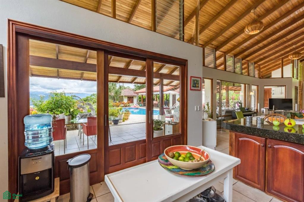 Exceptional Private Retreat in Atenas