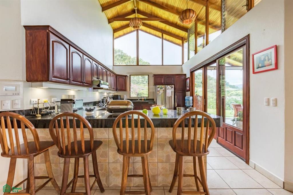 Exceptional Private Retreat in Atenas