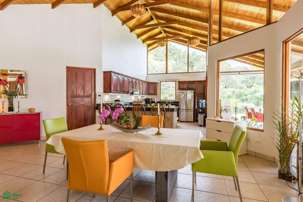 Exceptional Private Retreat in Atenas