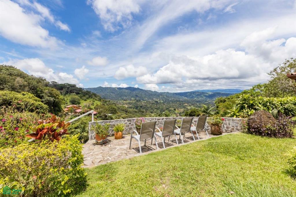 Exceptional Private Retreat in Atenas