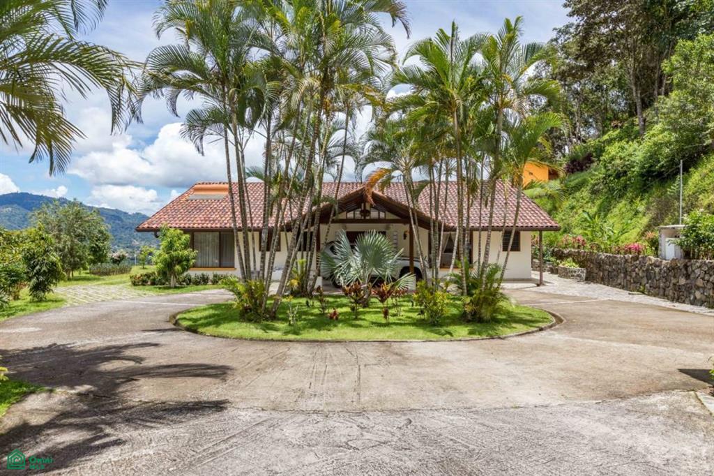 Exceptional Private Retreat in Atenas