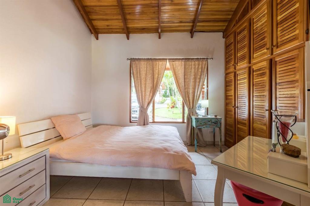 Exceptional Private Retreat in Atenas