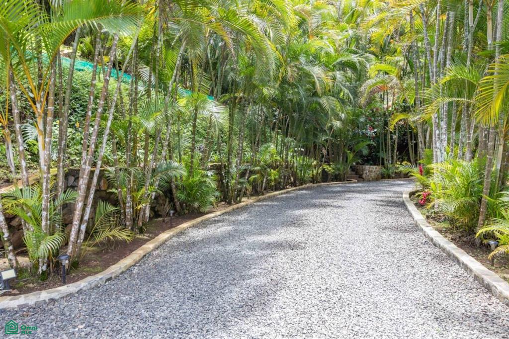 Exceptional Private Retreat in Atenas