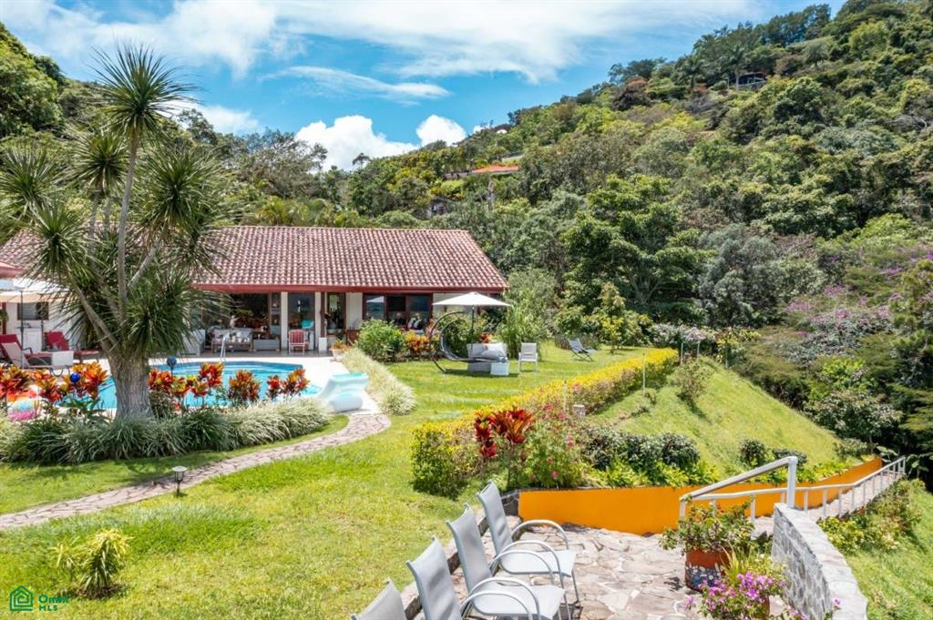 Exceptional Private Retreat in Atenas