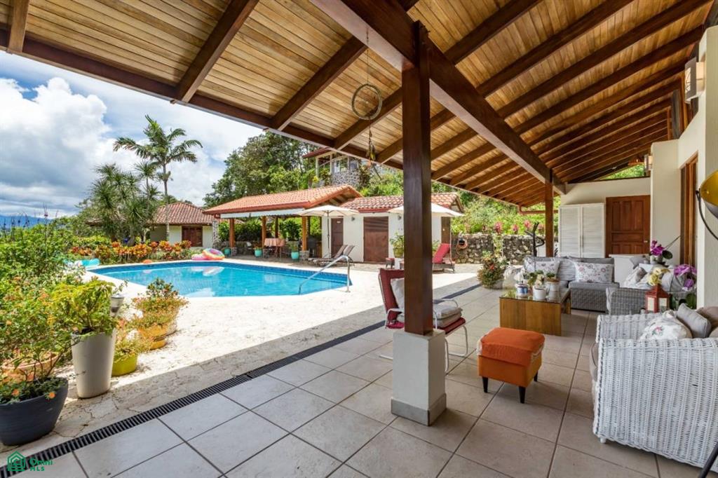 Exceptional Private Retreat in Atenas