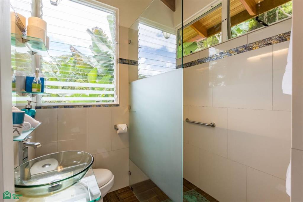 Exceptional Private Retreat in Atenas