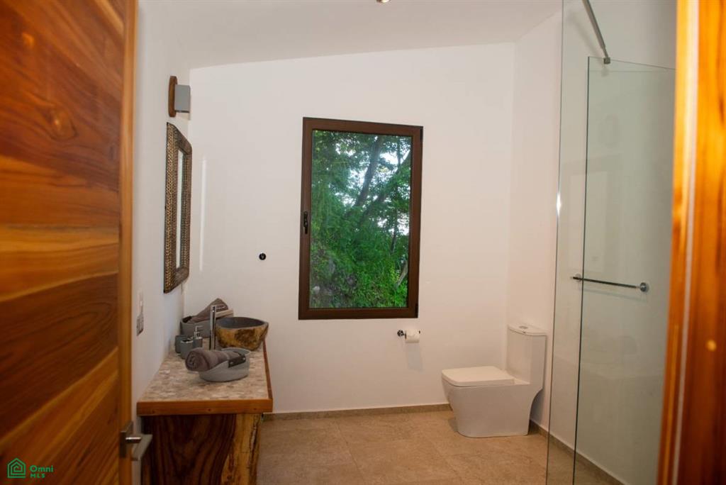 Spectacular Oceanview Retreat in Bellevue Isla Tortuga