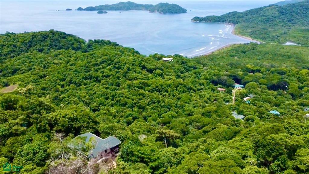 Spectacular Oceanview Retreat in Bellevue Isla Tortuga