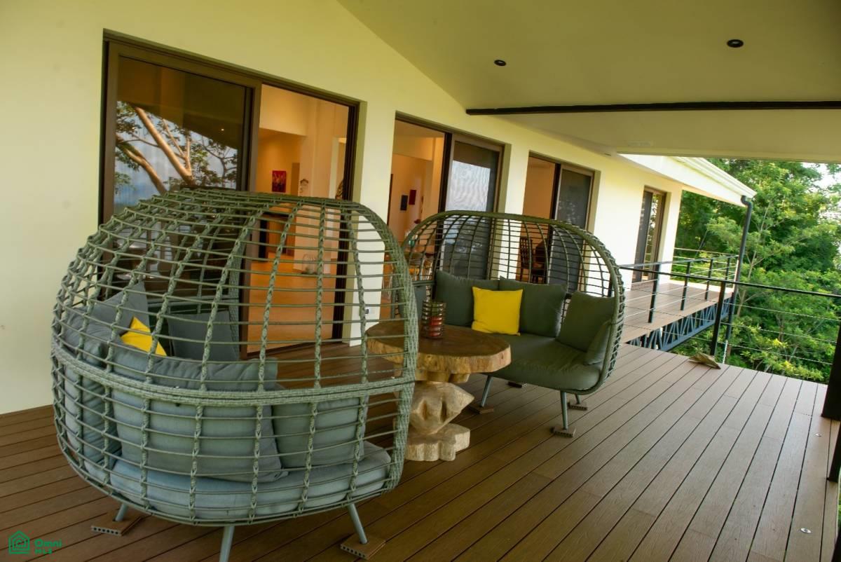 Spectacular Oceanview Retreat in Bellevue Isla Tortuga