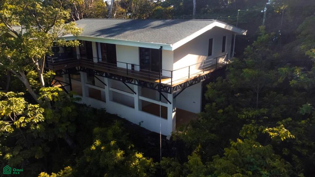 Spectacular Oceanview Retreat in Bellevue Isla Tortuga