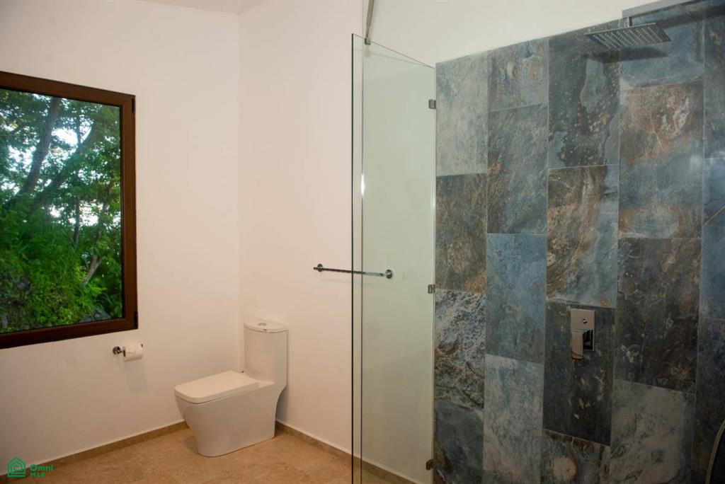 Spectacular Oceanview Retreat in Bellevue Isla Tortuga